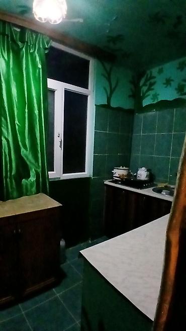 Uzunmüddətli kirayə mənzillər: Satılır. 5 mərtəbəli binanın 5 ci mərtəbəsində 2 otaqdan 3 otağa — 6