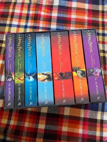 Bədii ədəbiyyat: Harry potter kitab seti. Türk dilində 7 kitab bir yerde. Heç bir