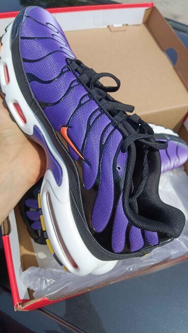 ziggy obuca online: Nike TN Voltage Purple

Brojevi 41-46