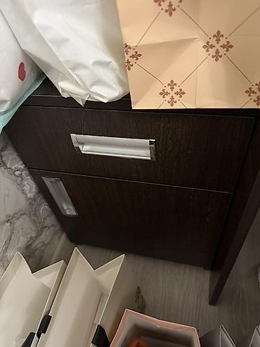 silver kitchen: Спальный гарнитур, Б/у, Двуспальная кровать, Шкаф, Трюмо, Самовывоз, цвет - Коричневый — 4