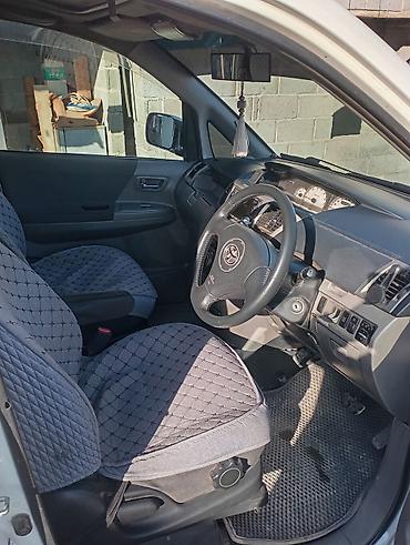 Toyota: Toyota Voxy: 2003 г., Автомат, Бензин, Минивэн — 7