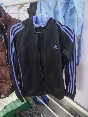 adidas куртки: Сырткы кийимдер