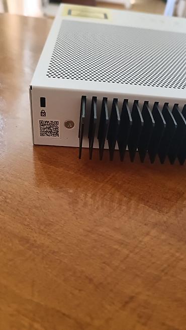 nar modem: Cisco Catalyst 1000 Series 24-port şəbəkə switchi - Brend/model — 3