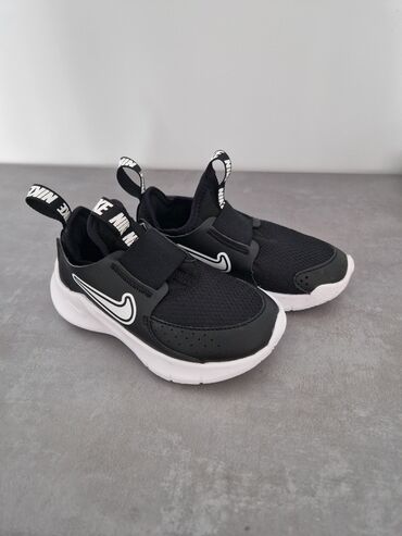 Детская обувь: Новые детские кроссовки Nike