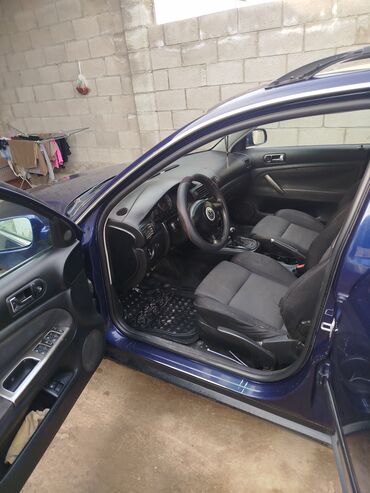 Volkswagen: Volkswagen Amarok: 2001 г., 1.8 л, Механика, Бензин, Универсал — 8