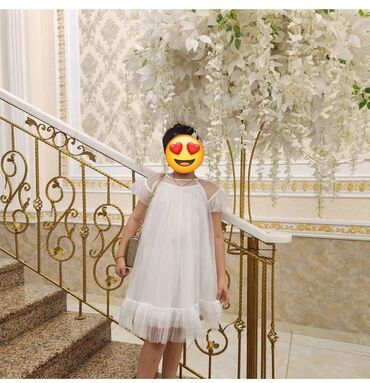 Ziyafət donları: Bu zərif qadın kokteyl donu parlaq qırmızı rəngdə və axıcı parça ilə — 7