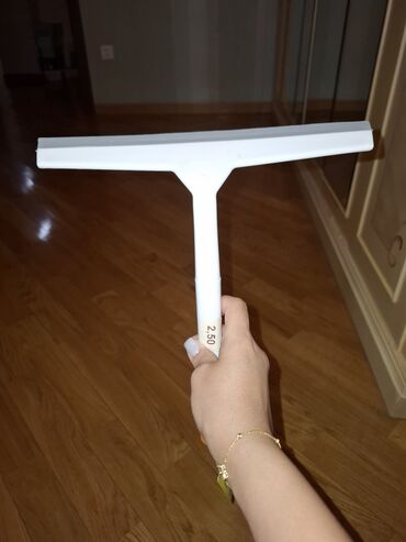 Губки и щетки: Şüşə və kafel üçün silikon sıyırıcı - Material: elastik silikon bıçaq