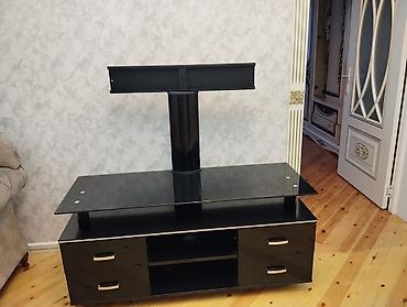plastik rəf: Qara şüşə səthli TV stendi və asma TV dayağı - Material: üst hissə — 1