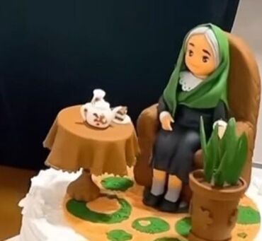 İçkilər: Xüsusi dizayn tort – nənə temalı kompozisiya - Üst dekor: kresloda