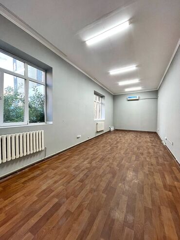 дом для мероприятий: Сдаётся просторное помещение в нежилом здании 40м2 за 65000 сом Второй