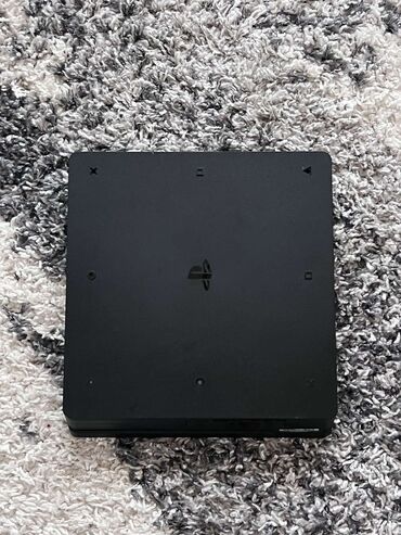 PS4 (Sony Playstation 4): Prodajem PlayStation 4 konzolu u super stanju, radi bez kočenja i na lalafo.rs — 5 PS4 (Sony Playstation 4): Prodajem PlayStation 4 konzolu u super stanju, radi bez kočenja i — 5