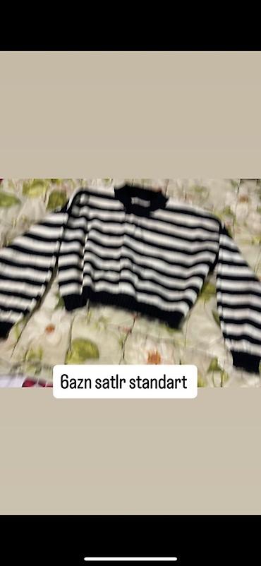 Svitşotlar: Satılır – qadın geyimləri seçimi: - Qara kapüşonlu svitşot: ön — 12