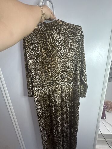 Dəstlər, kostyumlar: Qadın geyim dəsti -geyimlerin her biri 5 manatdl cox yaxsl — 15