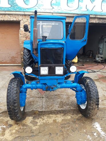 Kommersiya nəqliyyat vasitələri: Traktor motor 0.9 l, İşlənmiş
