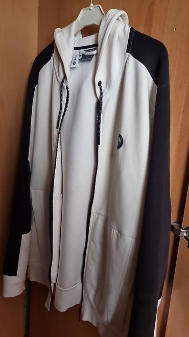 adidas jacket: Kişi üst geyimləri dəsti - Yaşıl kapüşonlu yüngül jaket: tam ön — 10