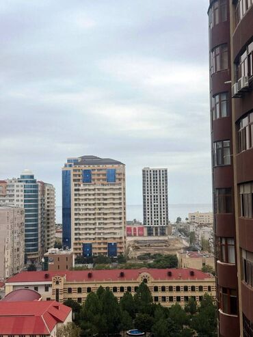 Uzunmüddətli kirayə mənzillər: Xətai metrosunun yaxınlığındanda, 16 mərtəbəli binanın 11-ci — 17