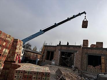 Аренда манипулятора: Услуги автокрана-манипулятора на базе Hyundai имеется бадья корыто — 4