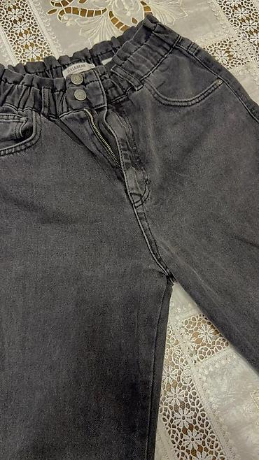 Cinslər: Qara rəngli qadın cins şalvar – Pull&Bear
Ölçü:S — 1