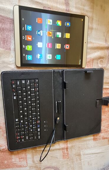 Tableti: Tablet sa futrolom i žičanom tastaturom - Android tablet dijagonale — 16