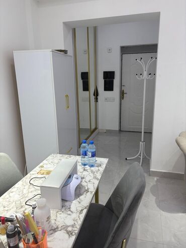 кресло для педикюра: Gözəllik və dırnaq studiyası üçün tam təchiz olunmuş interyer və