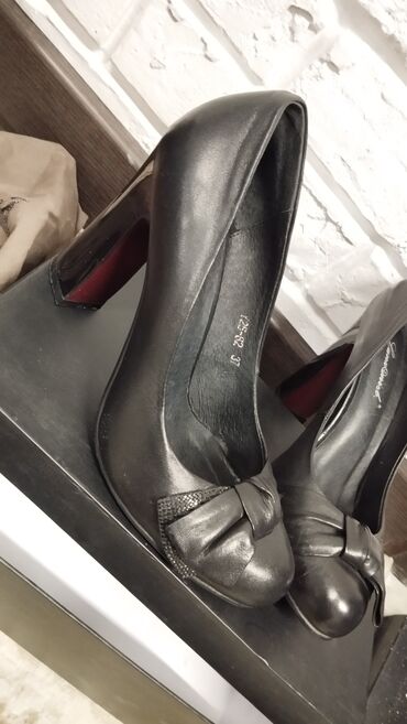 женские черные кожаные туфли: Туфли 37, цвет - Черный