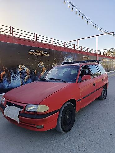 opel 1996: Opel Astra: 1.6 l | 1996 il 271000 km Universal — 2