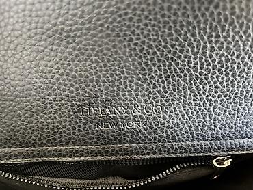 guci torba: Tiffany & Co. torba – model u obliku srca, crna, granulirana — 4