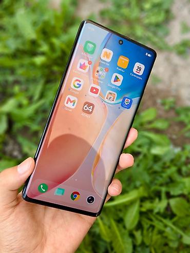 note 13 pro plus: Vivo X70 Pro+ (Zeiss) - Изогнутый AMOLED‑дисплей ~ с центральным — 1