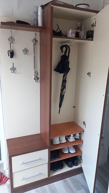 Dəhliz dolabları: İşlənmiş, 1 qapı, Güzgülü, Qırmızı, Açılan, Düz dolab — 2