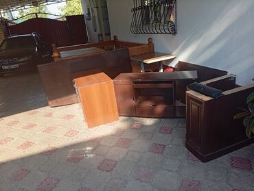 соната спальный гарнитур: Набор мебели из нескольких элементов, включая кровать с деревянным