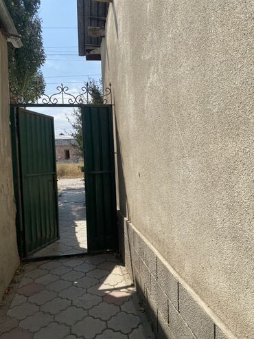 куплю дом кызыл суу: 40 м², 2 комнаты, Забор, огорожен