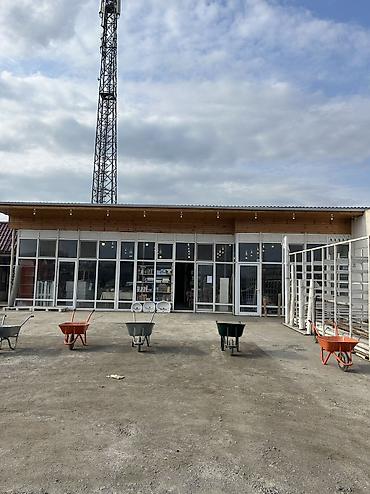 dostluq kinoteatri unvani: 500 kv metr obyekt satılır və icarə verilir. Qiymət razılaşma yolu — 2