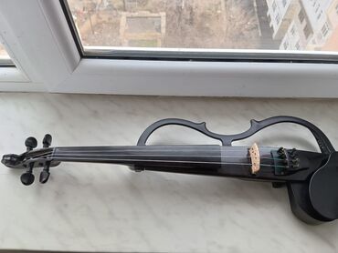 скрипка и электрогитара: YAMAHA sv-120 alət toyda istifadə olunmayıb, təmiz yapin brendi