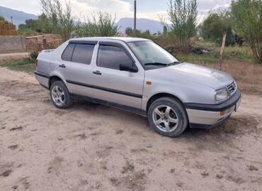 краун машина: Volkswagen Vento: 1995 г., 1.8 л, Механика, Бензин, Седан