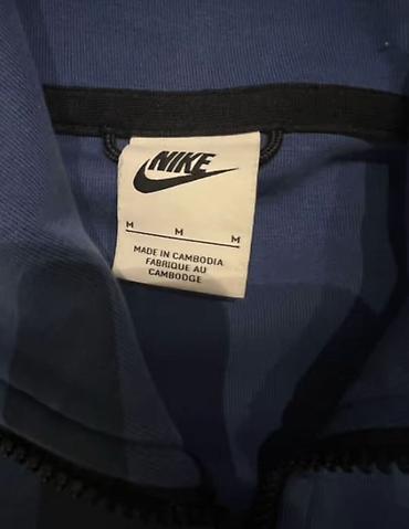 ferari kacket: Nike muška jakna s kapuljačom – model CU (M) - Veličina: M (oznaka na — 3