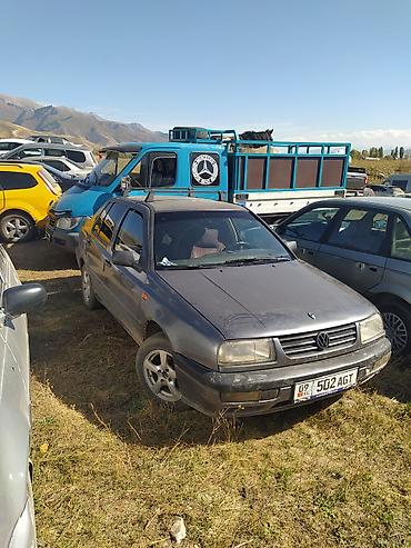 Volkswagen Vento: 1994 г., 1.8 л, Механика, Бензин, Седан
