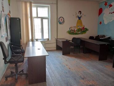 Taksi, logistika, çatdırılma: Xırdalan şəhərində. Kampyutor kurslarında dərs demək ücün müəlimə