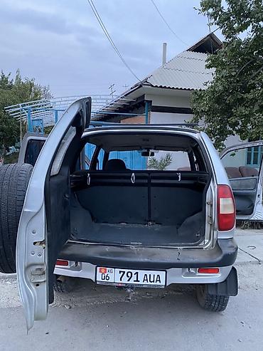 запаска шин: Chevrolet Niva: 2004 г., 1.7 л, Кол менен иштөөчү, Бензин, Кроссовер — 4