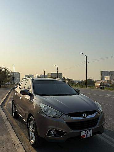 165 60 14: Hyundai ix35: 2011 г., Бензин, Кроссовер — 1