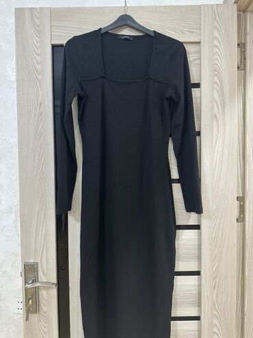 tikdirmek ucun don modeli: Yeni Qara uzun don - Rəng: qara - Model: sadə, bədənəoturan siluet -