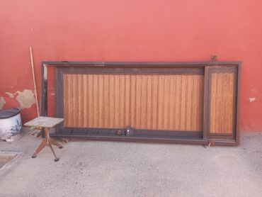 kreditle qapilar: Hundurluk-2.65m
eni-1.7m
iceri Sola acilir