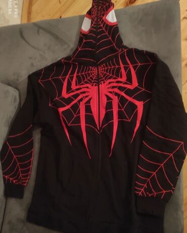 toxunma jaket: 35 manata alinib 22 manata satilir, ideal veziyyetdedir bir iki defe