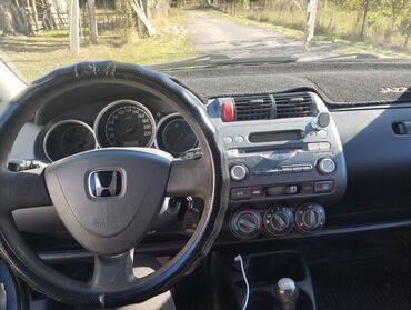 продаю эвакуватор: Honda Jazz: 2003 г., 1.4 л, Бензин, Хэтчбэк