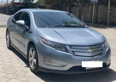 машина за 100 тысяч: Chevrolet Volt - это гибридный автомобиль, сочетающий в себе