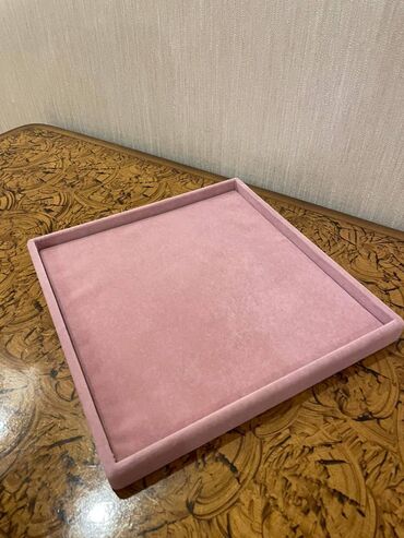 Bijuteriya vitrinləri: Aksesuar stendleri,her mehsuldan kifayet qeder var yeni coxdu.Qiymet — 11