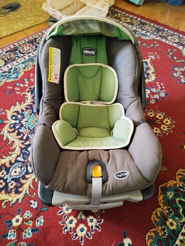 Chicco markasının Keyfit 30 modelinə aid bu uşaq avtomobil oturacağı