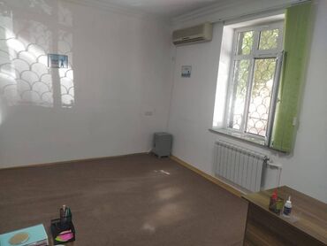 Ofislər: Nərimanov metrosuna yaxın təmirli 4 otağlı ofis 5 mərtəbəli binanın — 7