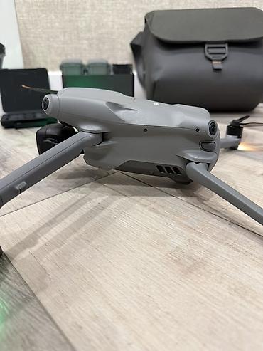 Дроны: DJI Air 3 Fly More Combo + RC 2 Комплект дрона с пультом с экраном и — 7