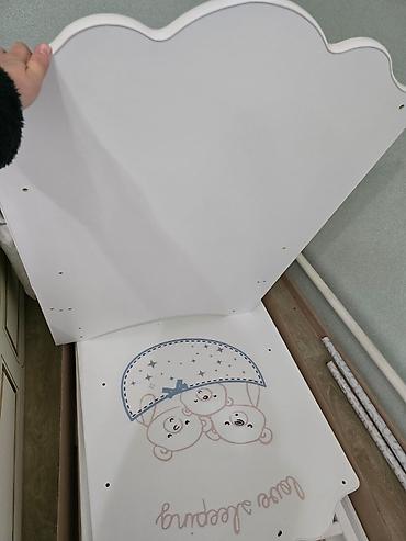 офисный столь: Кровать с матрасом в классическом стиле - Размер спального места — 7