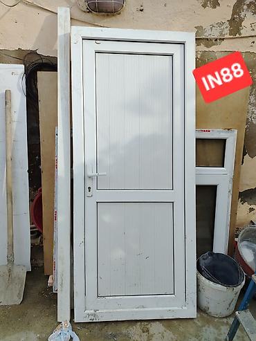 hamam qapısı: Hamam üçün İşlənmiş Plastik qapı 90x205 sm Zamok ilə, Zəmanətli, Ünvandan götürmə — 1
